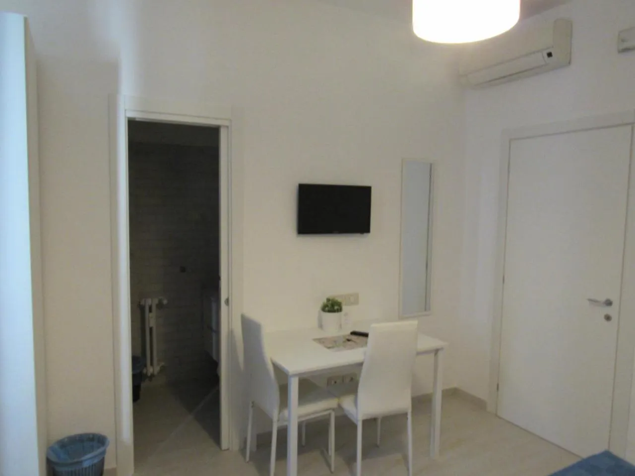 Pianeta Roma 39 Hotel 0*, Rome Italy